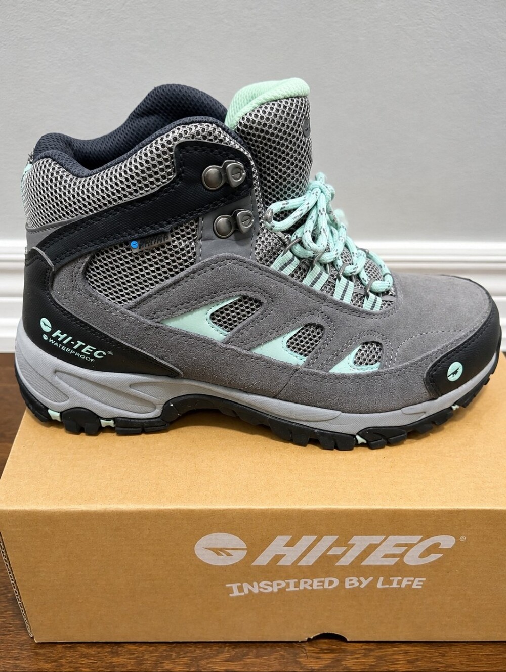Hi-Tec Logan Mid WP Women’s Waterproof Hiking Boots Size 7 Trailcote